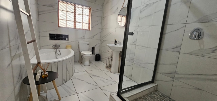To Let 3 Bedroom Property for Rent in Safari Gardens North West